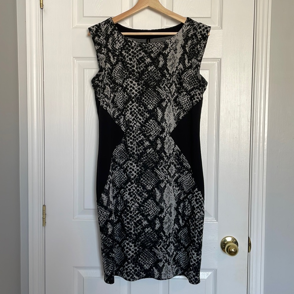 Lori M Collection snakeskin print shift dress